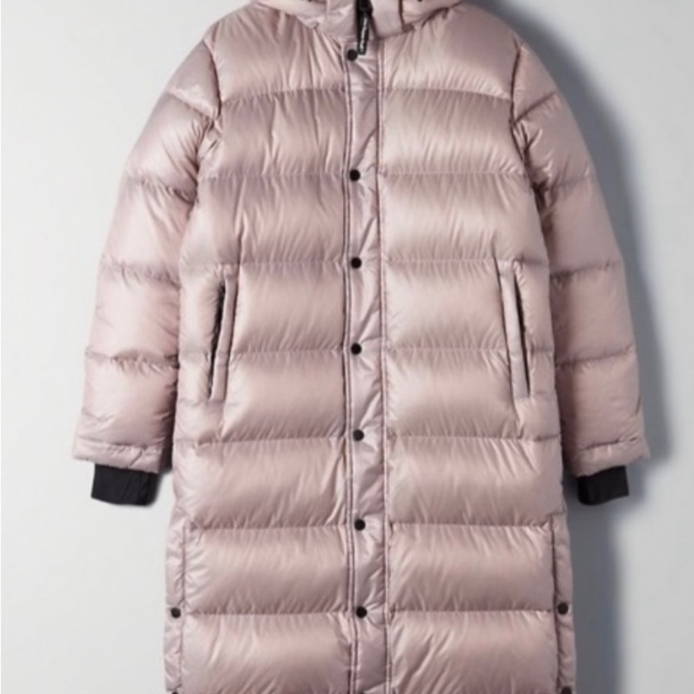 Aritzia TNA super puff